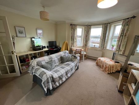 2 Bedroom Flat / Apartment - Water Lane, Totton - Photo 3