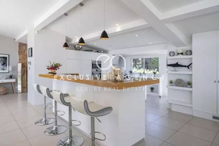 Cannes Location meublee a l'annee villa 7 pieces 284.68 m² piscine et vue mer - Photo 2