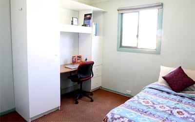 6 Bedroom Apartment - Photo 2