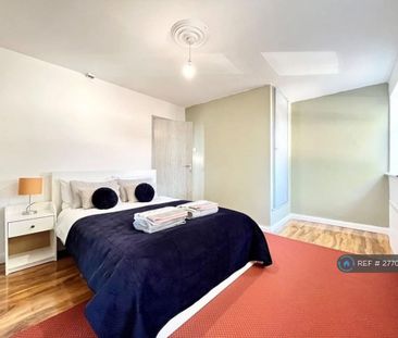 3 bedroom semi-detached house to rent - Photo 4