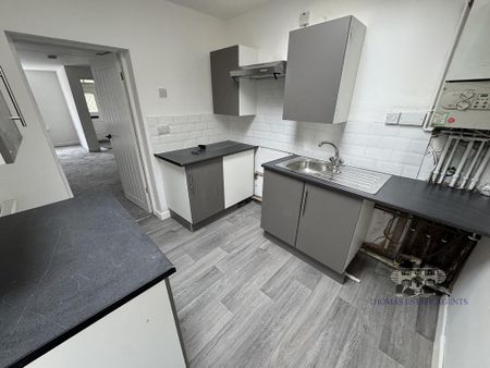 3 bedroom terraced house to rent - Photo 5