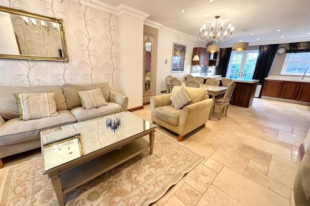 Thames Street - Photo 1