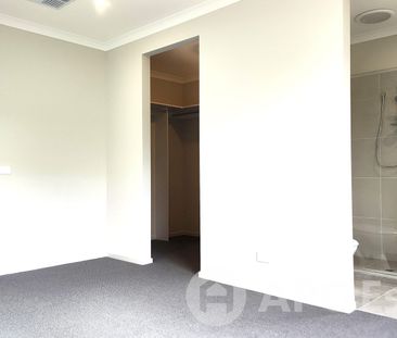 Spacious 4-Bedroom Family Home in Prime Central Location with Moder... - Photo 5