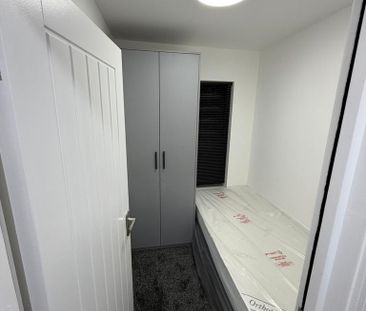5 bedroom terraced house to rent - Photo 4