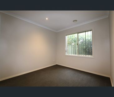 2/7 Blossom Lane, Werribee, Vic 3030 - Photo 5