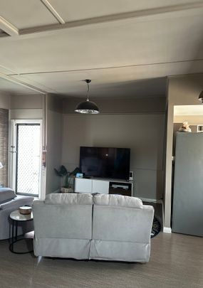 Sandgate - Photo 1
