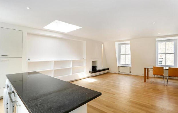 3 bedroom mews to rent - Photo 1