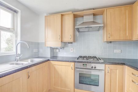 Shrubbery Close, High Wycombe - Photo 5