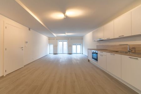 Appartement te huur - foto 2
