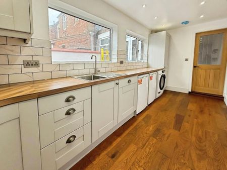 2 bedroom terraced house to rent - Photo 3