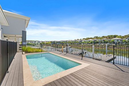 6 Waterfront Lane, Hope Island, QLD 4212 - Photo 4