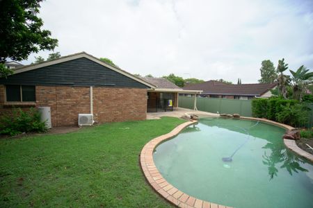 Family Home with Pool - Photo 5