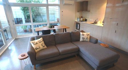 Aro Valley modern cottage - Photo 5