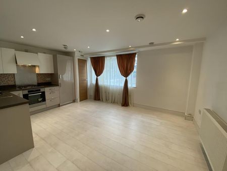 Town Lane, Staines - 2 bedrooms Property for lettings - Seymours - Photo 4