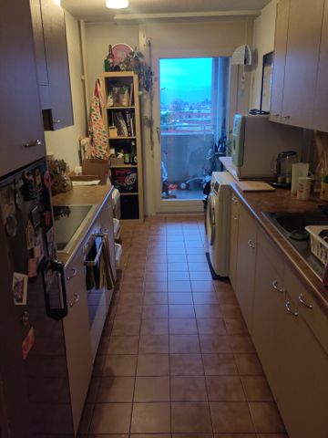 Appartement de 3.5 pièces au 5ème étage avec balcon - Photo 4