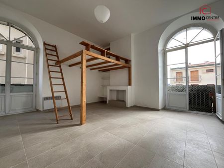 Location Appartement 2 pièces 53m² TOULON 83000 - Photo 2