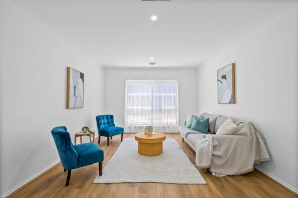 Where Style Meets Everyday Comfort - Photo 1