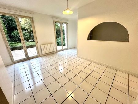 Location Appartement 1 pièce 30m² LYON 7ème - Photo 4