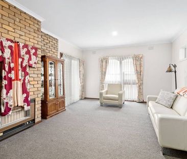 Grand Family Home with Swimming Pool - Photo 1