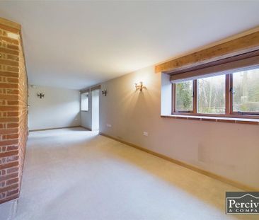 4 bedroom detached house to rent - Photo 3