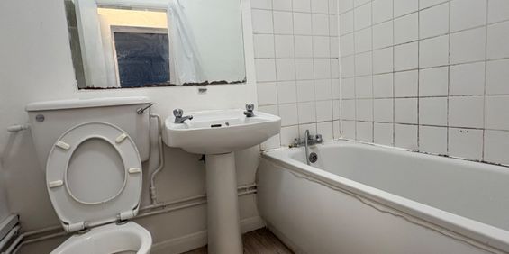 Uxbridge Road, Uxbridge - Photo 3