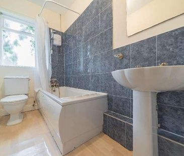 Derbyshire Lane, Gleadless Valley, Sheffield, S8 - Photo 6