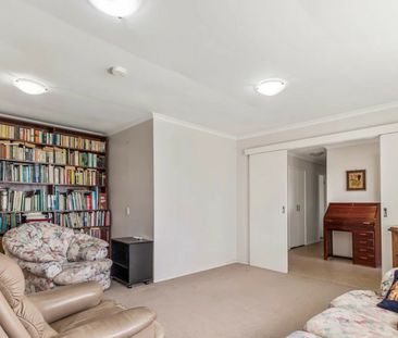 LARGE FAMILY HOME IN WILLASTON - Photo 3