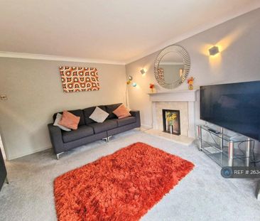 4 bedroom detached house to rent - Photo 4