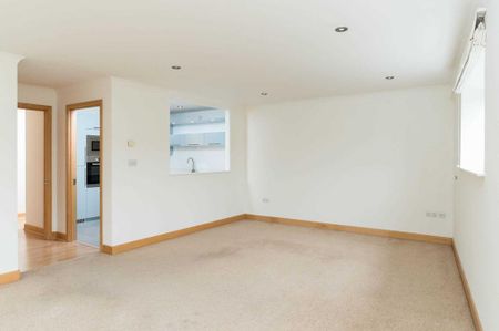 3 bedroom apartment to rent - Photo 2