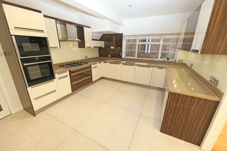 Spencer Drive Hampstead Garden Suburb N2 - Photo 2