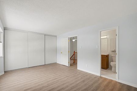 For Lease - 70 Cohen Avenue, Kanata, Ontario - Photo 4
