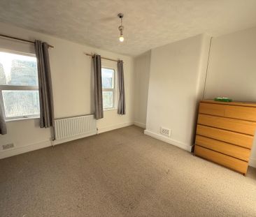 Primrose Avenue, Enfield - Photo 2