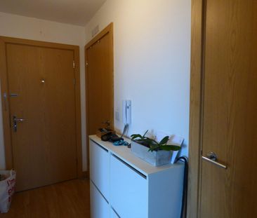 Flat to rent on - Photo 2