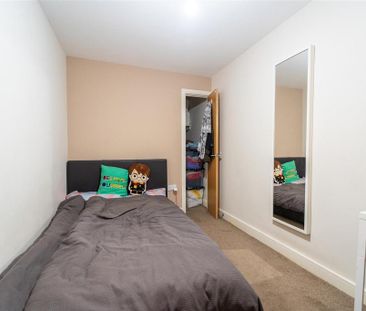 6 bedroom house to rent - Photo 1