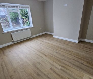 3 bed Semi-Detached - To Let - Photo 5