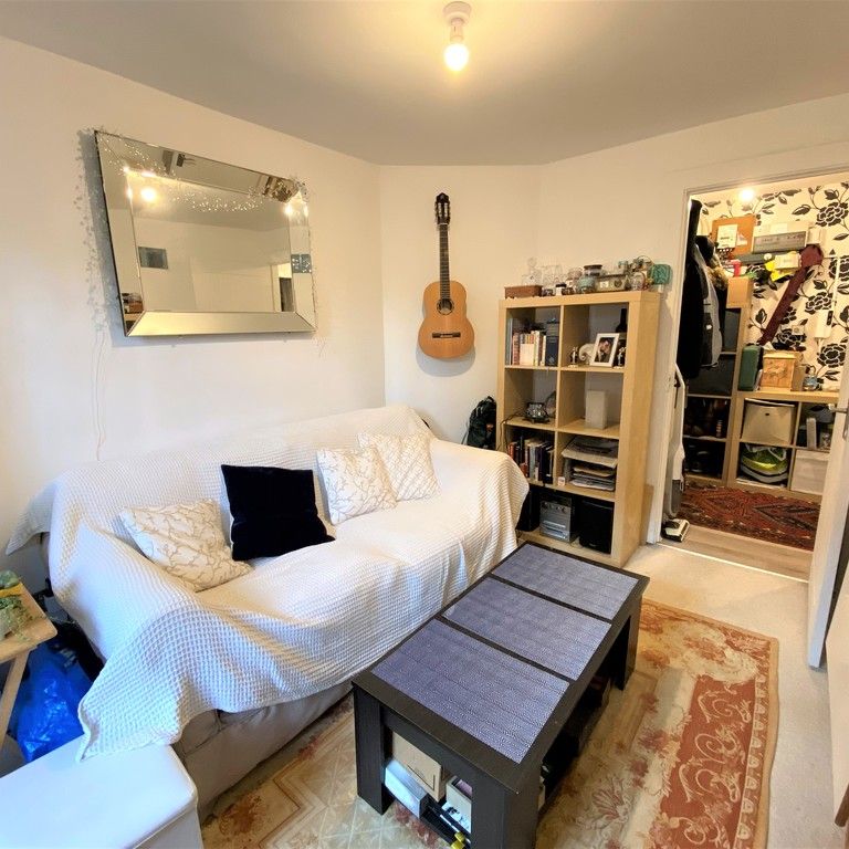 Musard Road, London - Photo 1