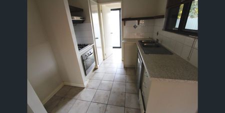 ROOMY HOME ON REYNOLDS - 4X2 in Complex! - Photo 4