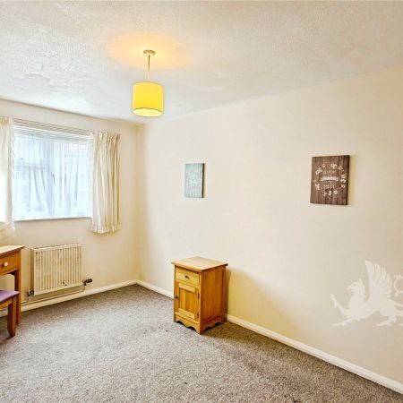 Barnwood Road, Guildford, Surrey, GU2 8JD - Photo 4