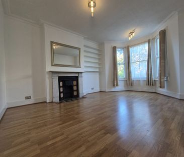 2 Bed Flat, Woodside, SW19 - Photo 3