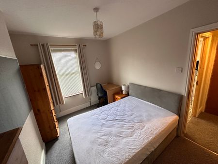 4 bedroom house, 1 en-suite - Photo 4