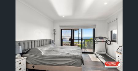 Luxury Coastal Living with Panoramic Bay Views - Photo 2