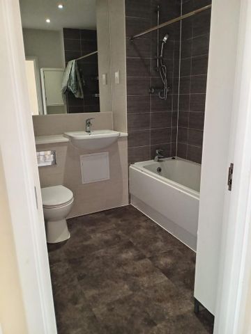 3 bedroom terraced house to rent - Photo 4