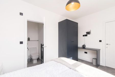 1 bedroom in a house share to rent - Photo 2