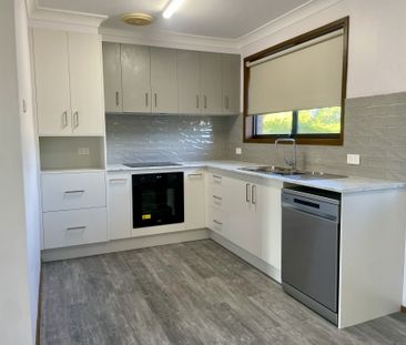 3/4 Illoura Street Tamworth - Photo 3