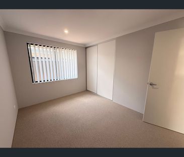 81 Sharperton Meander, Dudley Park, WA 6210 - Photo 3