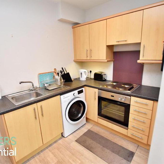 Apt 5, 300 Albertbridge Road, Belfast, BT5 4GX - Photo 1