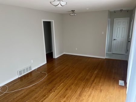 For Lease - 329 Cochrane Street, Whitby, Ontario - Photo 5