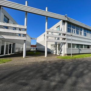 A LOUER Bureau 44,89m² GONESSE, refait à neuf, proche transports, Mairie, commodités avec stationnements - Photo 3