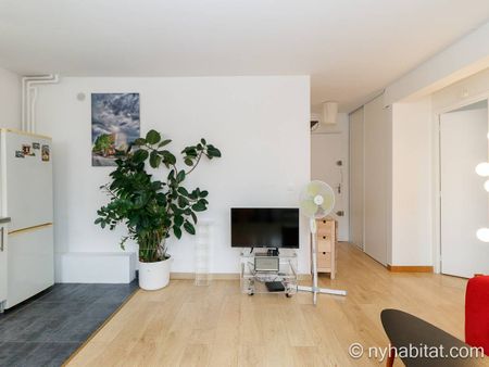 Logement à Paris, Location meublée - Photo 2