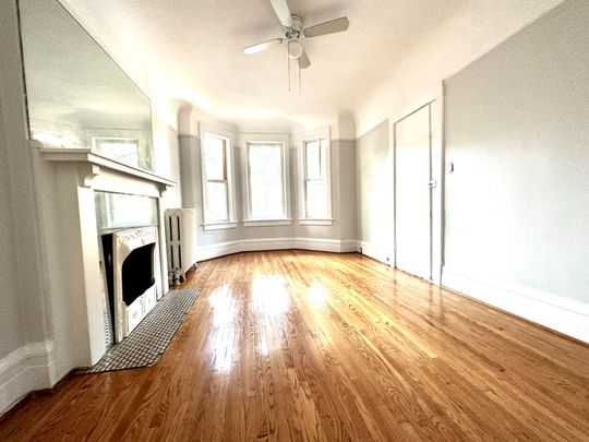For Lease - 497 Annette Street Unit# 1, Toronto, Ontario - Photo 1